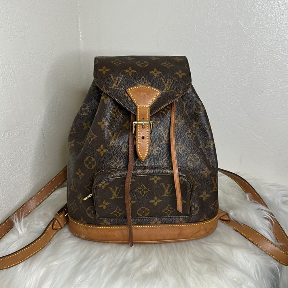 💯Authentic Louis Vuitton Monogram Backpack Small size🍀 - Picture 3 of 17